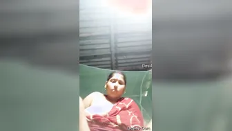 Horny Married Woman Showing Off Her Big Tits And Hairy Pussy