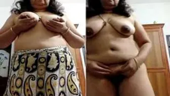 Mallu Aunty Recording Nude Selfie Video For Secret Lover