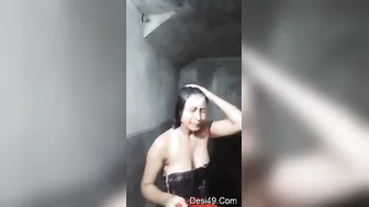 Young Village Babe Bathing Naked Caught On Hidden Camera