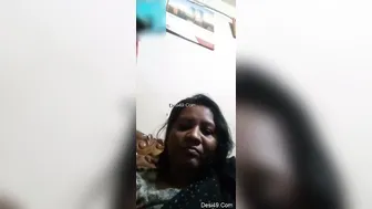 Desi Aunty Getting Completely Naked On Video Call For Her Man