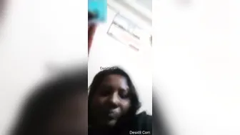 Desi Aunty Getting Completely Naked On Video Call For Her Man