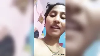 Nepali Bhabhi Recording Herself Naked As A Surprise For Hubby
