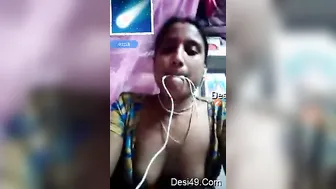Married Woman Exposing Her Tits During Private Video Call Time
