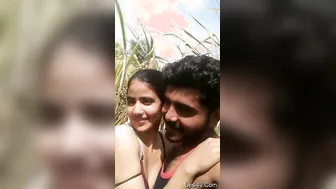 Boyfriend Sucking And Playing With His GFs Soft Boobs