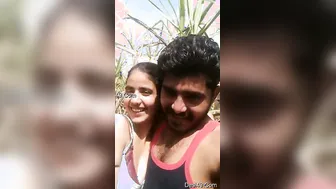 Boyfriend Sucking And Playing With His GFs Soft Boobs