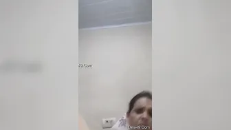 Punjabi Housewife Rubbing Herself And Moaning While Filming