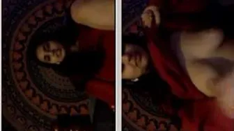 Amateur Cam Slut Showing Her Natural Boobs On Live Stream