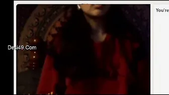 Amateur Cam Slut Showing Her Natural Boobs On Live Stream