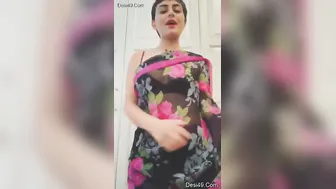 Sexy Babe Showing Her Perky Tits While Dancing In Bedroom