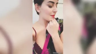 Sexy Babe Showing Her Perky Tits While Dancing In Bedroom