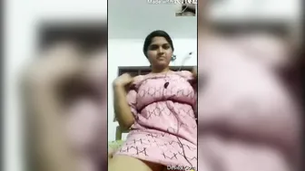 Cute GF Teasing Her Man With Sexy Talk On Video Call