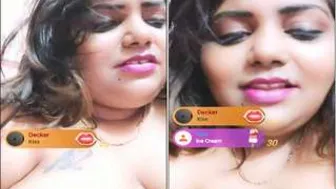 Sexy Babe Performing Private Nude Show Playing With Her Pussy