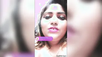 Sexy Babe Performing Private Nude Show Playing With Her Pussy