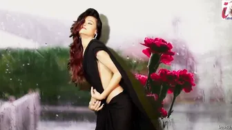 Slutty GF Posing In Sexy Black Saree Showing Cleavage