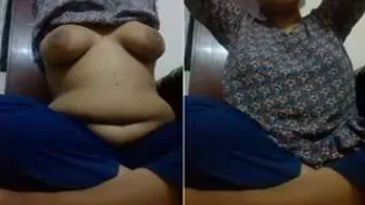 Indian Babe Flaunting Her Big Natural Tits For The Camera