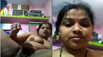 Bhabhi Using Thick Veggie To Pleasure Herself On Camera Again
