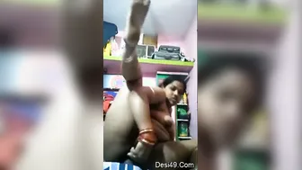 Bhabhi Using Thick Veggie To Pleasure Herself On Camera Again