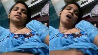 Horny Indian GF Fingering Herself On Camera Again