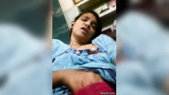 Horny Indian GF Fingering Herself On Camera Again