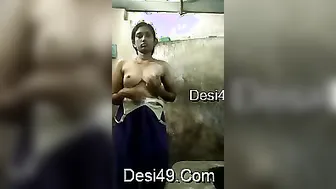 Cute GF Showing Off Her Tight Body On Camera For Me