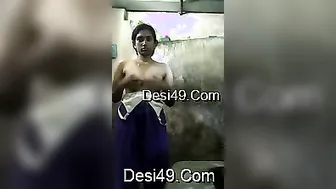 Cute GF Showing Off Her Tight Body On Camera For Me