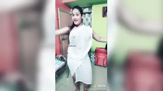 Sexy GF Accidentally Flashing Her Boob During Video