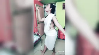 Sexy GF Accidentally Flashing Her Boob During Video