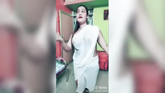 Sexy GF Accidentally Flashing Her Boob During Video