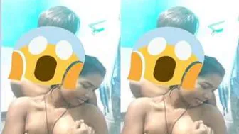 Desi GF Getting Fondled While Bathing With Boyfriend