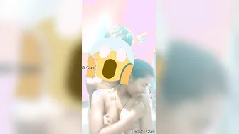 Desi GF Getting Fondled While Bathing With Boyfriend