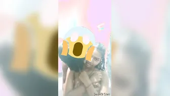 Desi GF Getting Fondled While Bathing With Boyfriend