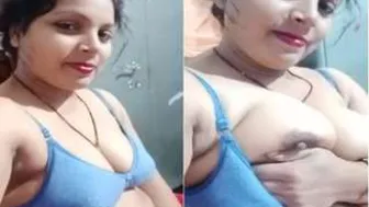 Gorgeous Bhabhi Teasing Him Flashing Her Heavy Tits At Home