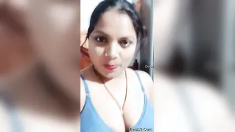 Gorgeous Bhabhi Teasing Him Flashing Her Heavy Tits At Home