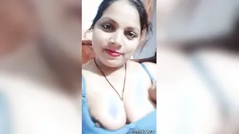 Gorgeous Bhabhi Teasing Him Flashing Her Heavy Tits At Home