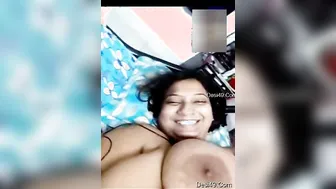 Hot Desi Babe Flashing Her Massive Natural Boobs On Camera