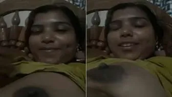 Sexy Married Bhabhi Teasing And Playing With Her Big Boobs