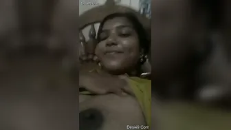 Sexy Married Bhabhi Teasing And Playing With Her Big Boobs
