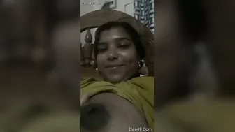 Sexy Married Bhabhi Teasing And Playing With Her Big Boobs