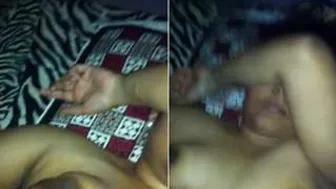 Husband Recording His Tamil Wife's Bouncing Boobs On His Phone