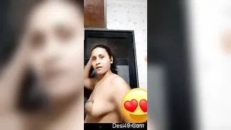 Married Woman Flashing Her Round Tits During Secret Video Call