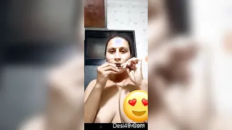 Married Woman Flashing Her Round Tits During Secret Video Call