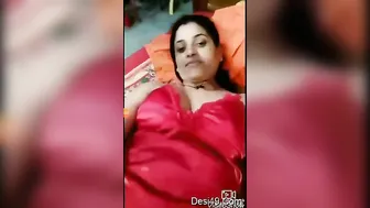 Married Woman Recording Her Nude Body Alone In Bedroom Secretly