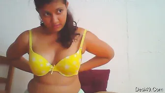 Sexy Tamil Babe Revealing Her Natural Breasts Just For Me Now