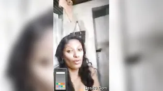 Cute Desi Girl Exposing Her Boobs Live During Our Video Chat