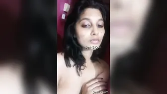 Tamil Babe Showing Off Her Beautiful Tits Making Me So Hard Now