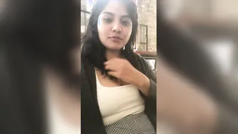 Hot Nri Babe Revealing Her Sexy Boobs For Lover On Camera