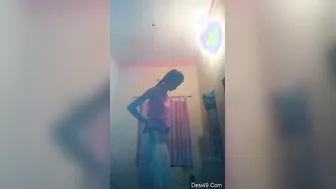 Cute Desi GF Flashing Her Soft Natural Boobs On Video