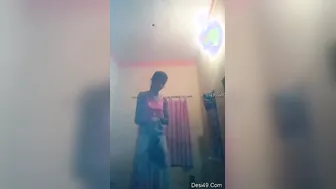 Cute Desi GF Flashing Her Soft Natural Boobs On Video