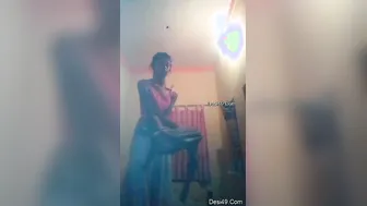 Cute Desi GF Flashing Her Soft Natural Boobs On Video