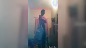Cute Desi GF Flashing Her Soft Natural Boobs On Video